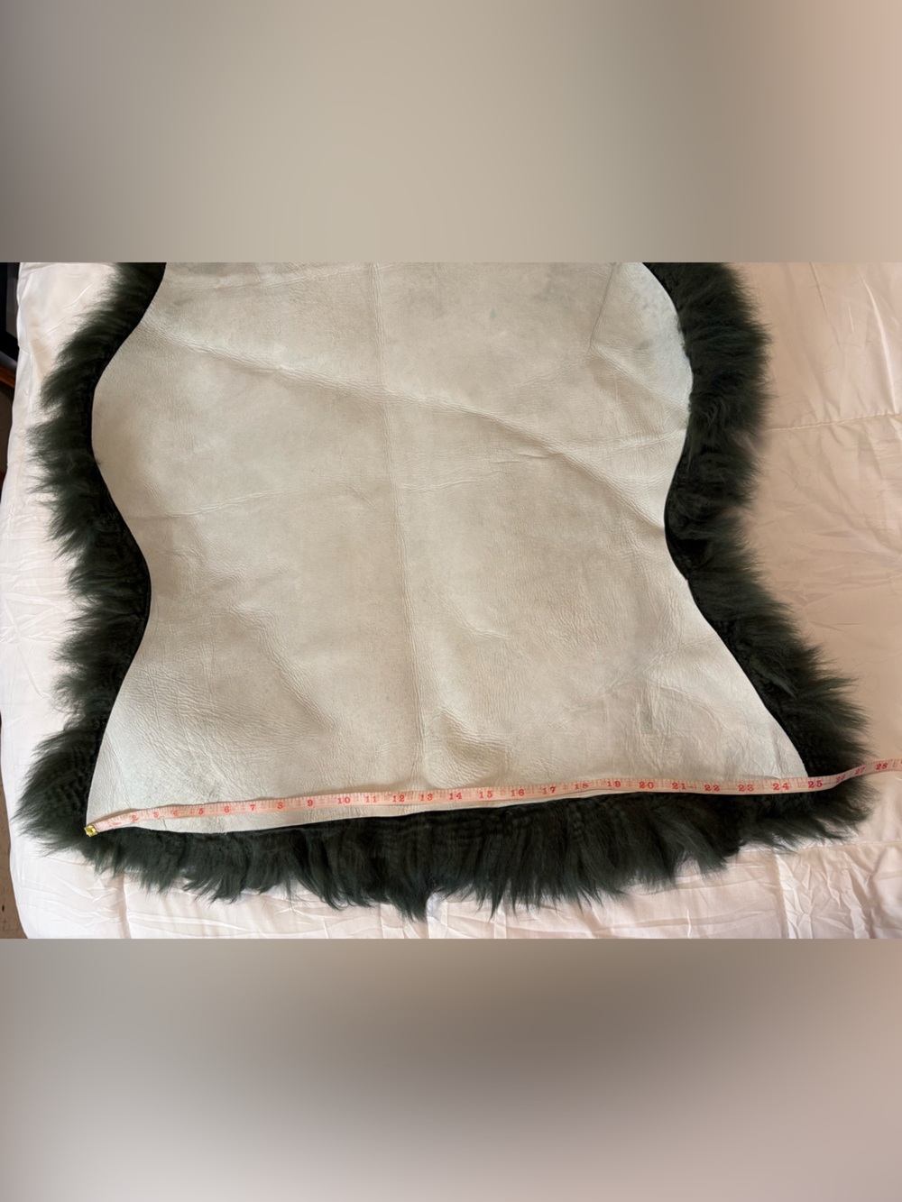 RZLWOOL Genuine Sheepskin Rug 
(Forest Green) 2'x 3' (36” x 24”) - Picture 17 of 17